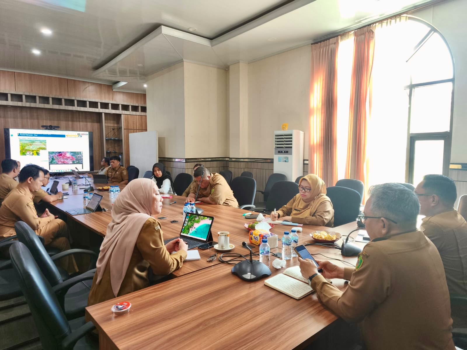 Kepala Dinas Sosial PPU Hadiri Rapat Koordinasi Percepatan Penyelesaian Dokumen Pembangunan Sekolah Rakyat