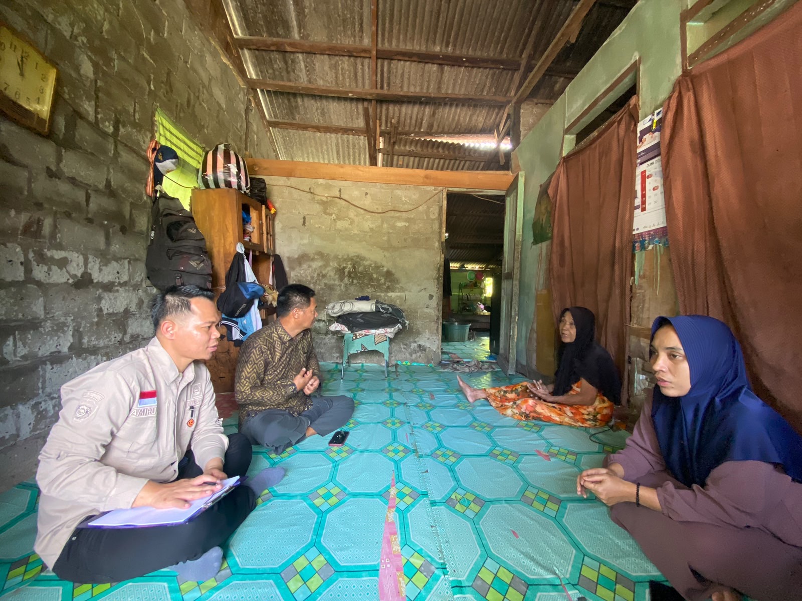 Dinas Sosial PPU Lakukan Monitoring KPM BLT Kemiskinan Daerah di Desa Labangka Barat